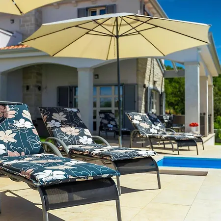 בית נופש Carpe Diem Kaštelir