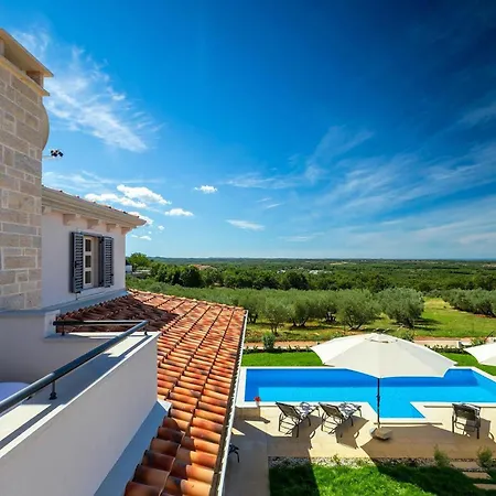 Carpe Diem Каштелир